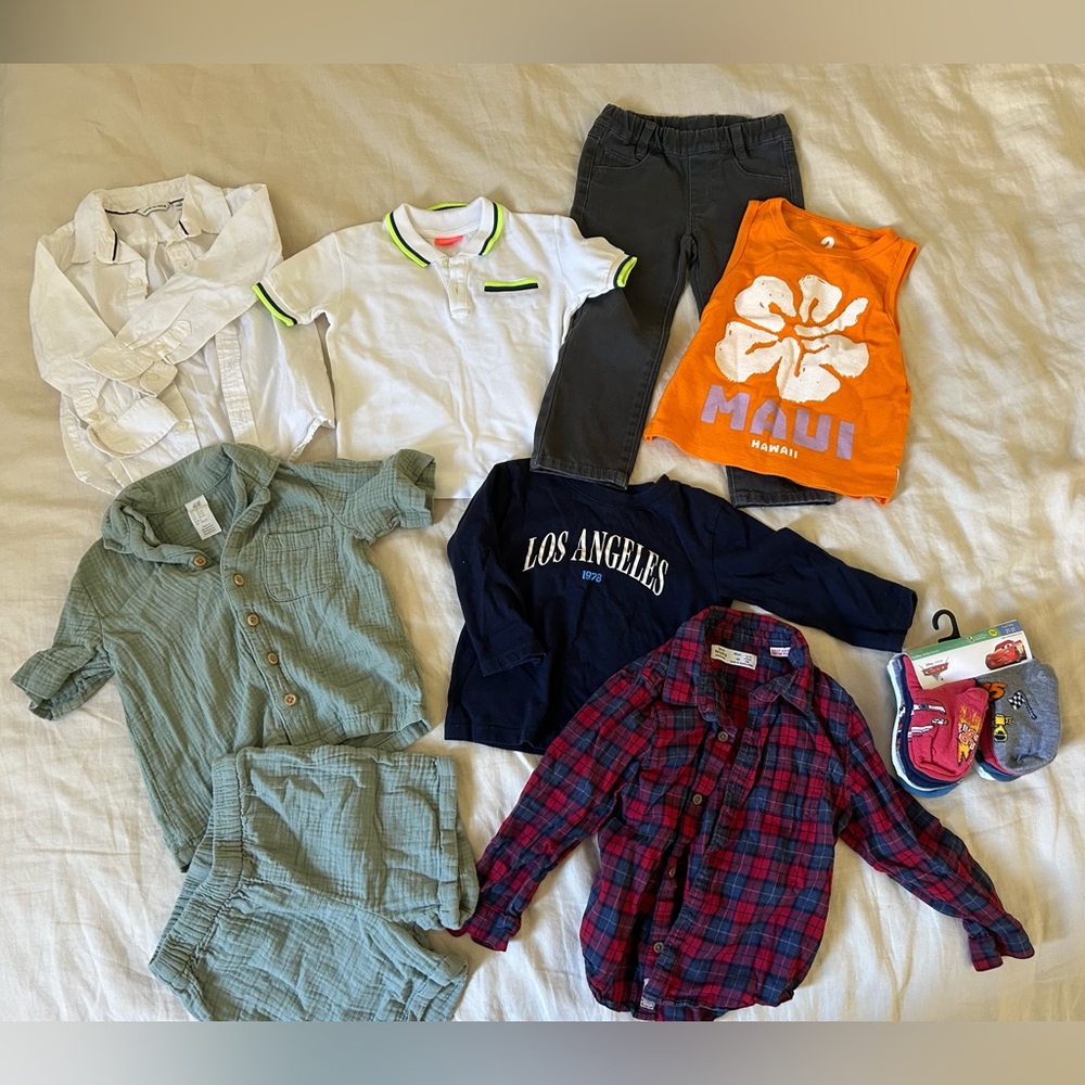 Bundle of 2T boys clothes